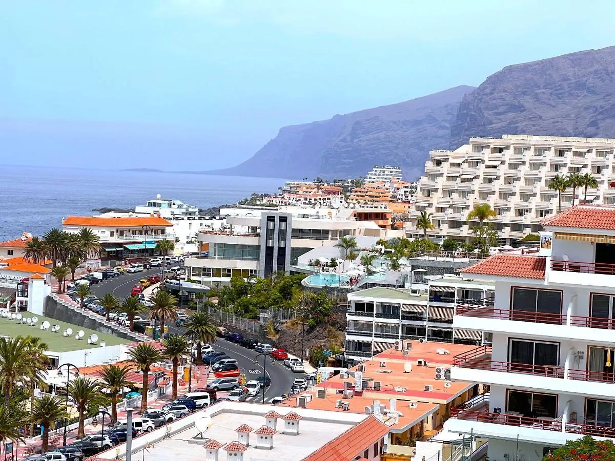Arenas Negras 13, alojamiento con vistas a la Playa Apartamento Puerto de Santiago  0*, Puerto de Santiago (Tenerife)